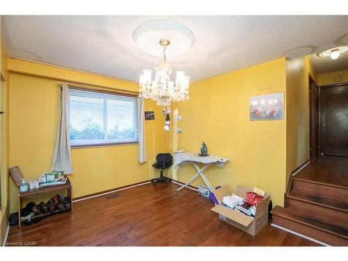 185 Lavina Crescent, Hamilton, ON - Indoor Photo Showing Other Room