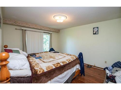 185 Lavina Crescent, Hamilton, ON - Indoor Photo Showing Bedroom