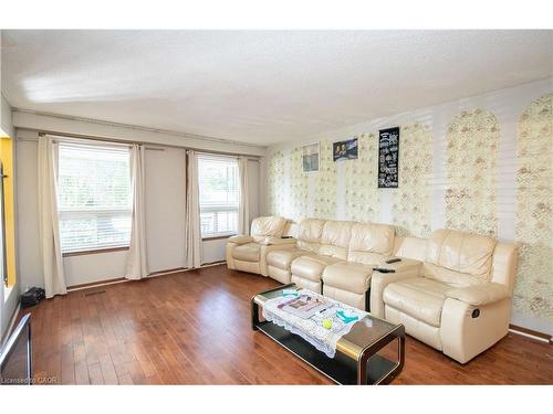 185 Lavina Crescent, Hamilton, ON - Indoor Photo Showing Living Room