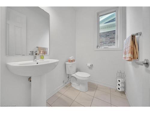 39 Spicer Street, Fergus, ON - Indoor Photo Showing Bathroom