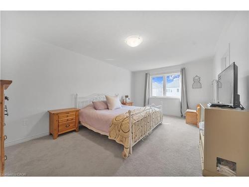 39 Spicer Street, Fergus, ON - Indoor Photo Showing Bedroom