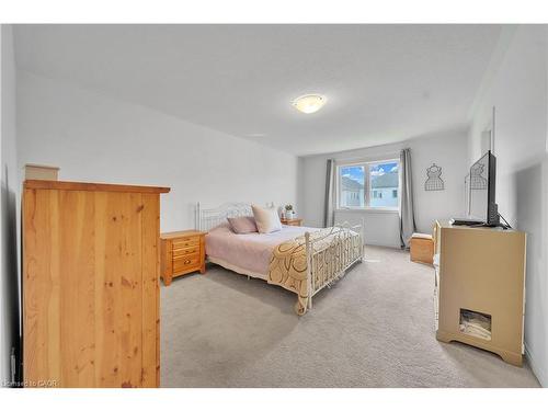 39 Spicer Street, Fergus, ON - Indoor Photo Showing Bedroom