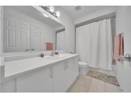 39 Spicer Street, Fergus, ON - Indoor Photo Showing Bathroom