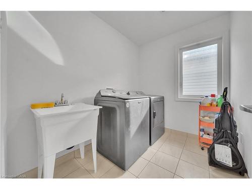 39 Spicer Street, Fergus, ON - Indoor Photo Showing Laundry Room