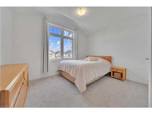 39 Spicer Street, Fergus, ON - Indoor Photo Showing Bedroom