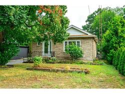 961 Danforth Avenue  Burlington, ON L7T 1S7