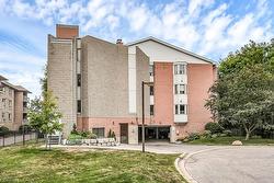 204-6 Niagara Street  Grimsby, ON L3M 5A4