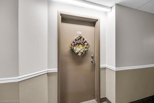 204-6 Niagara Street, Grimsby, ON - Indoor Photo Showing Other Room