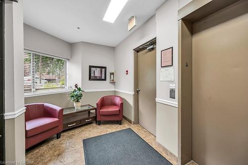 204-6 Niagara Street, Grimsby, ON - Indoor Photo Showing Other Room