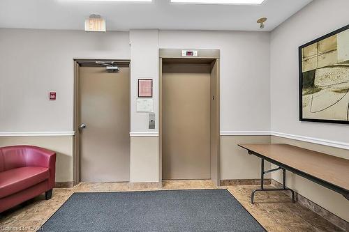 204-6 Niagara Street, Grimsby, ON - Indoor Photo Showing Other Room