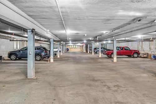 204-6 Niagara Street, Grimsby, ON - Indoor Photo Showing Garage