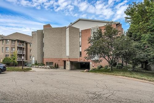 204-6 Niagara Street, Grimsby, ON - Outdoor