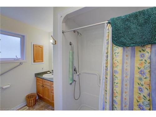 54 Springwood Crescent, Gravenhurst, ON - Indoor Photo Showing Bathroom