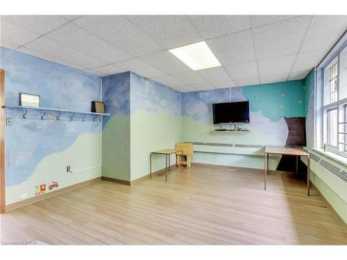 1974 King Street E, Hamilton, ON 