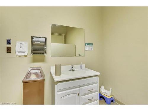 1974 King Street E, Hamilton, ON 