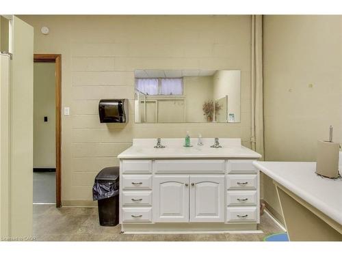 1974 King Street E, Hamilton, ON 