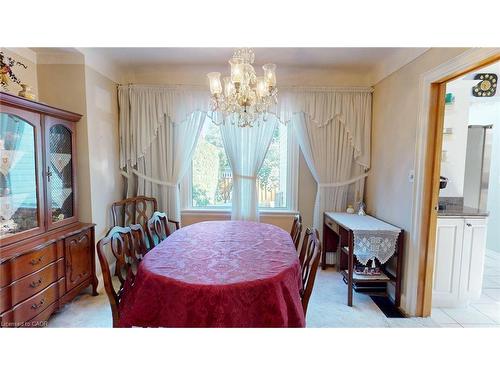 12 Orchard Hill, Hamilton, ON - Indoor Photo Showing Dining Room