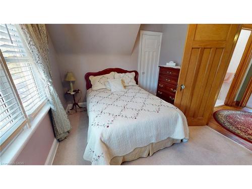 12 Orchard Hill, Hamilton, ON - Indoor Photo Showing Bedroom