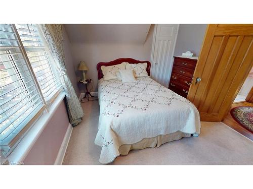 12 Orchard Hill, Hamilton, ON - Indoor Photo Showing Bedroom