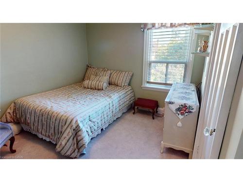 12 Orchard Hill, Hamilton, ON - Indoor Photo Showing Bedroom
