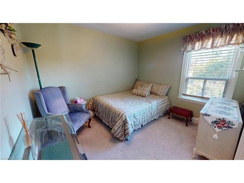 12 Orchard Hill, Hamilton, ON - Indoor Photo Showing Bedroom