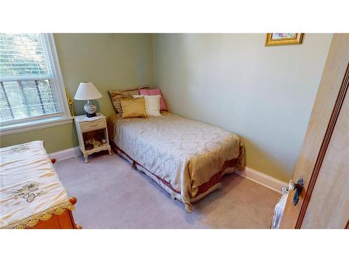 12 Orchard Hill, Hamilton, ON - Indoor Photo Showing Bedroom
