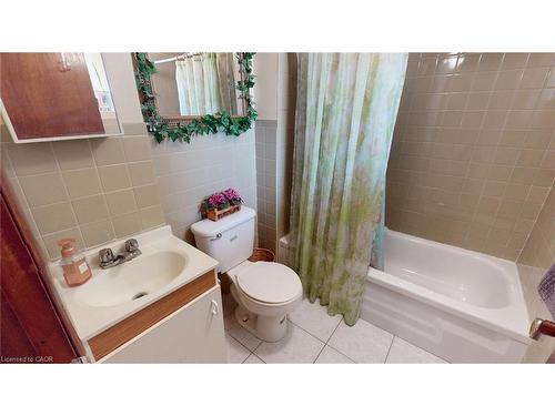 12 Orchard Hill, Hamilton, ON - Indoor Photo Showing Bathroom