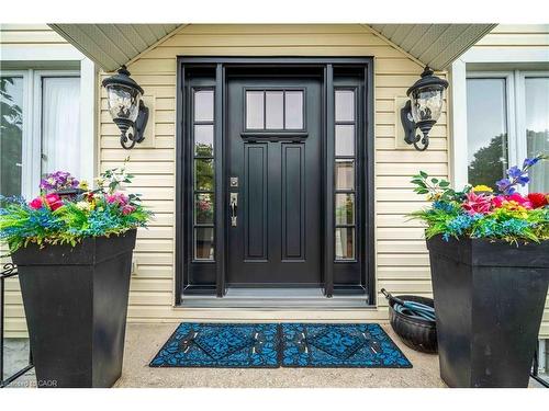 99 Argyle Street N, Caledonia, ON - Outdoor With Exterior