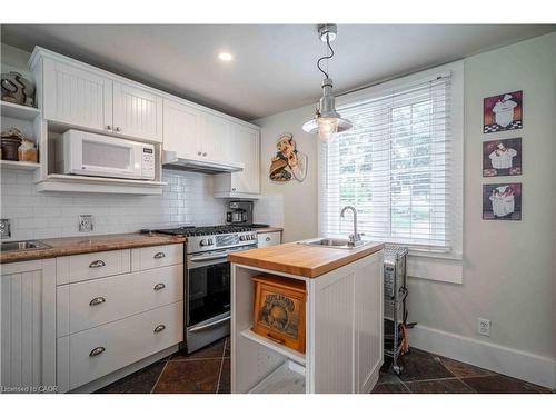 99 Argyle Street N, Caledonia, ON - Indoor Photo Showing Kitchen