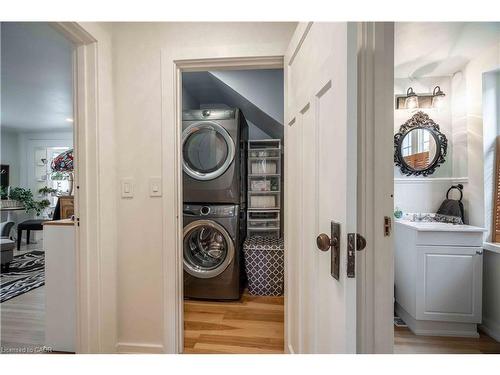 99 Argyle Street N, Caledonia, ON - Indoor Photo Showing Laundry Room