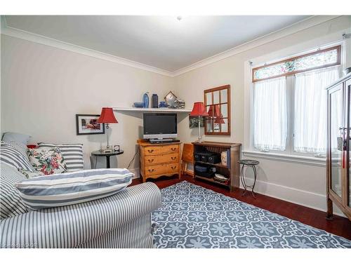 99 Argyle Street N, Caledonia, ON - Indoor Photo Showing Bedroom