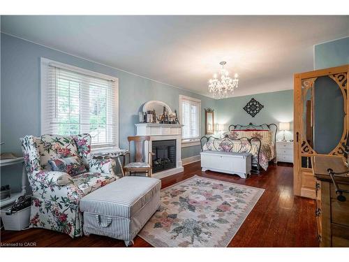 99 Argyle Street N, Caledonia, ON - Indoor Photo Showing Living Room With Fireplace