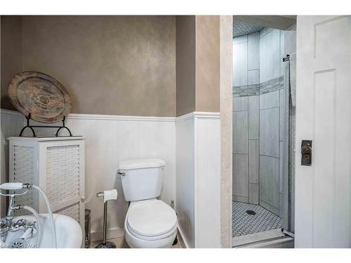 99 Argyle Street N, Caledonia, ON - Indoor Photo Showing Bathroom
