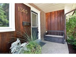 1365 Seaview Drive  Mississauga, ON L5J 1X4