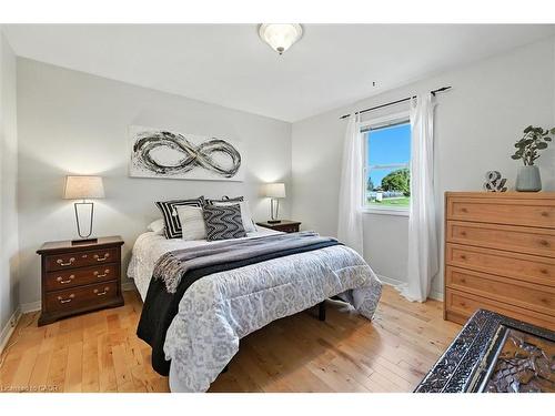 8554 Haldibrook Road, Mount Hope, ON - Indoor Photo Showing Bedroom