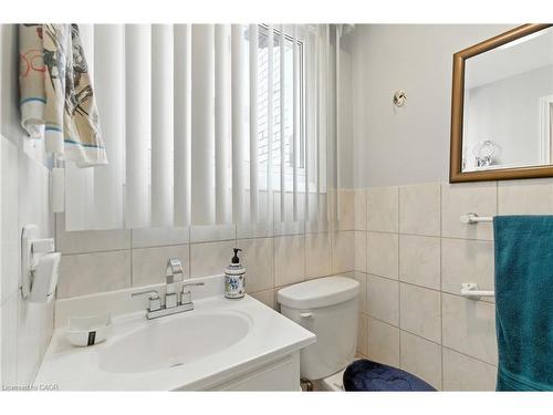 226 Carson Drive, Hamilton, ON - Indoor Photo Showing Bathroom