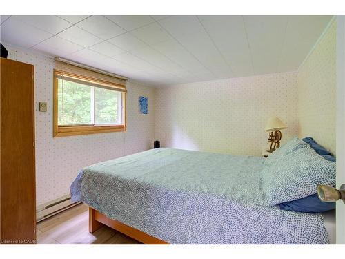1180 Guigue Road, Sharbot Lake, ON - Indoor Photo Showing Bedroom