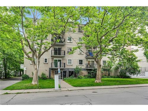 208-40 Robinson Street  Hamilton, ON L8P 1Y9