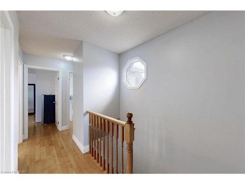 18 Millpond Place, Hamilton, ON - Indoor Photo Showing Other Room