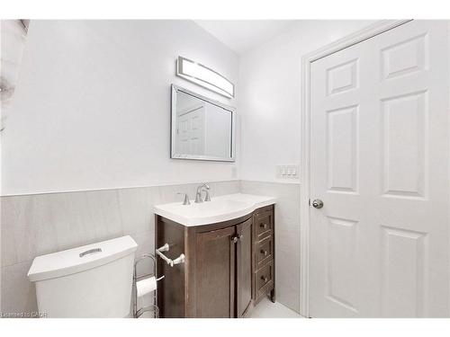 18 Millpond Place, Hamilton, ON - Indoor Photo Showing Bathroom