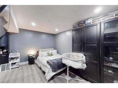 18 Millpond Place, Hamilton, ON - Indoor Photo Showing Other Room