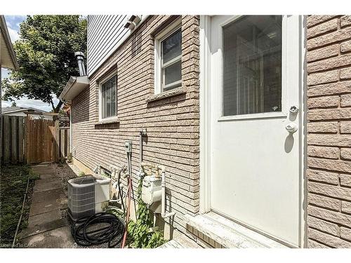 18 Millpond Place, Hamilton, ON - Outdoor