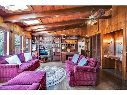 793 Shadeland Avenue, Burlington, ON - Indoor Photo Showing Living Room