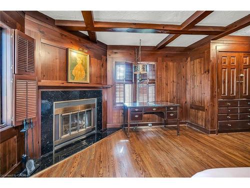 793 Shadeland Avenue, Burlington, ON - Indoor Photo Showing Living Room With Fireplace