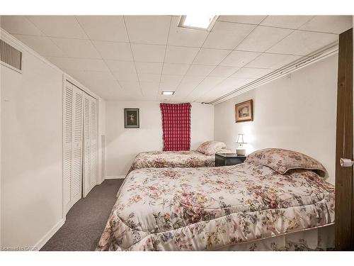 793 Shadeland Avenue, Burlington, ON - Indoor Photo Showing Bedroom