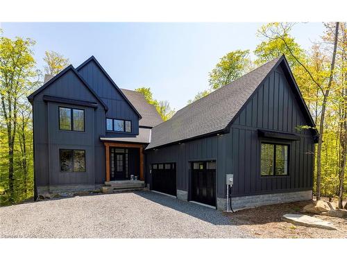 14 St Georges Court  Huntsville, ON P1H 1A5