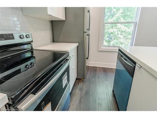 115 Spadina Avenue, Hamilton, ON - Indoor Photo Showing Kitchen