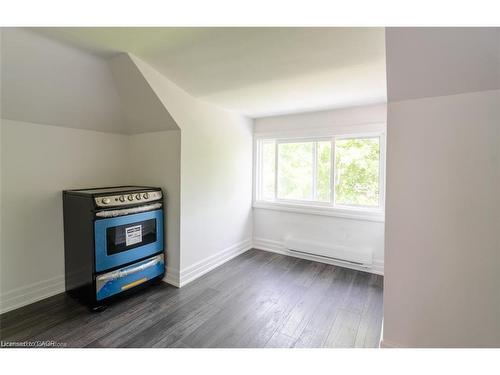 115 Spadina Avenue, Hamilton, ON - Indoor Photo Showing Other Room
