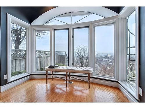 91 Mountain Park Avenue, Hamilton, ON - Indoor