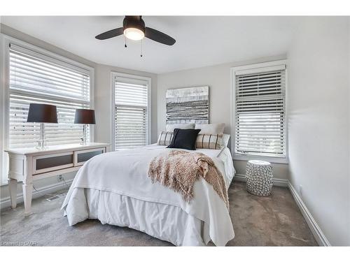 91 Mountain Park Avenue, Hamilton, ON - Indoor Photo Showing Bedroom